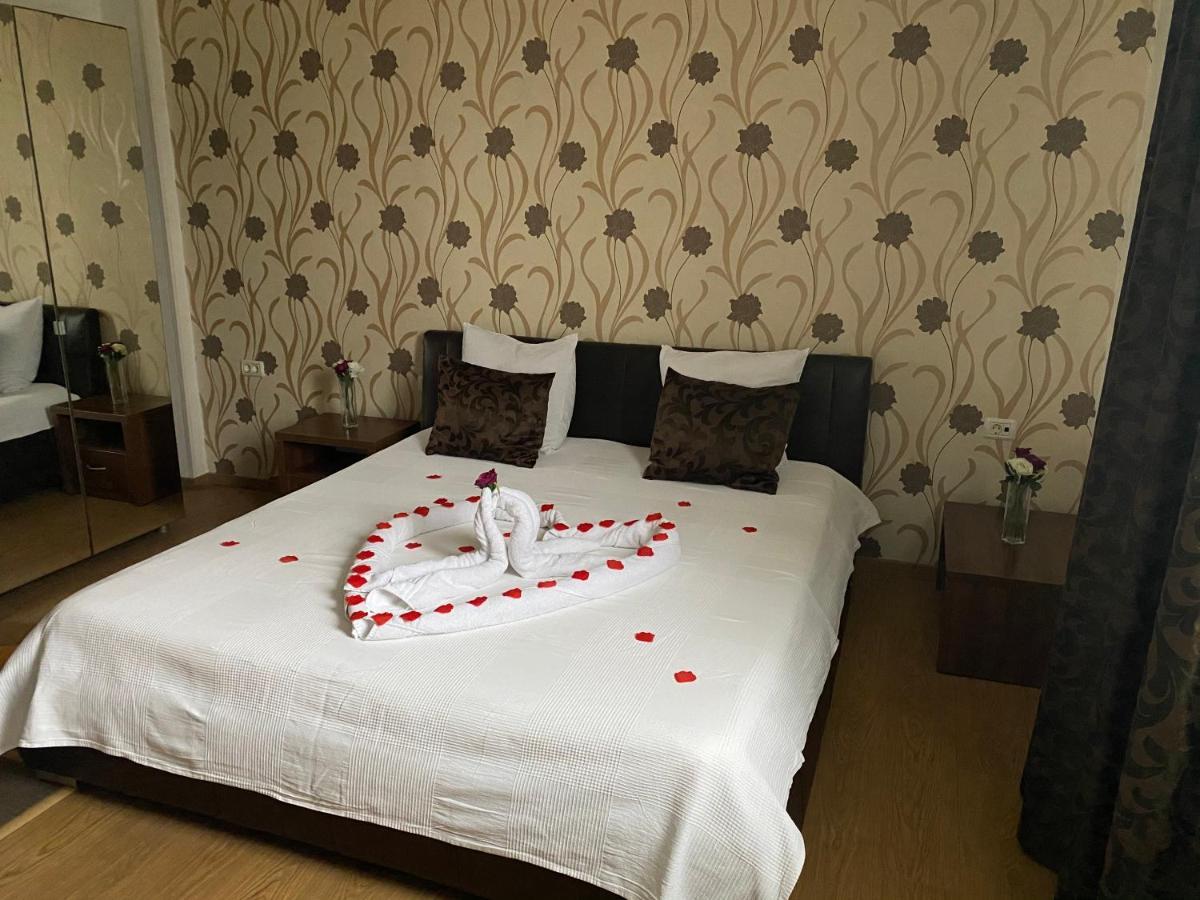 Hotel Viva 플로이에슈티 외부 사진